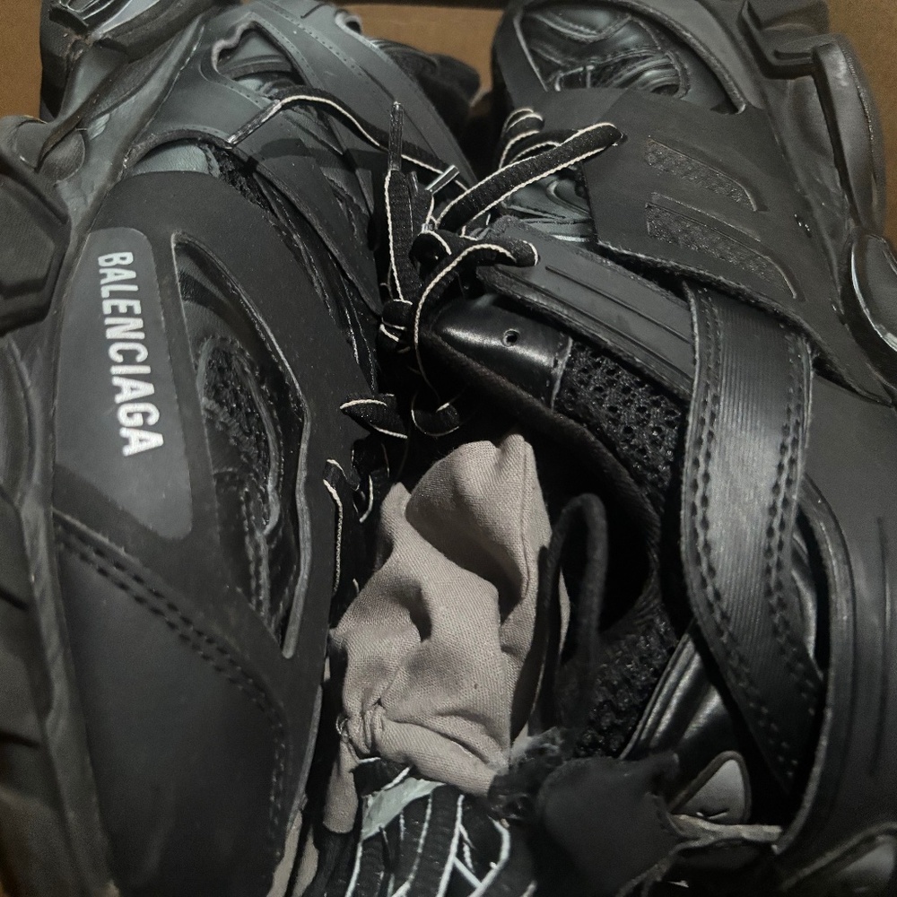 Balenciaga tracks led